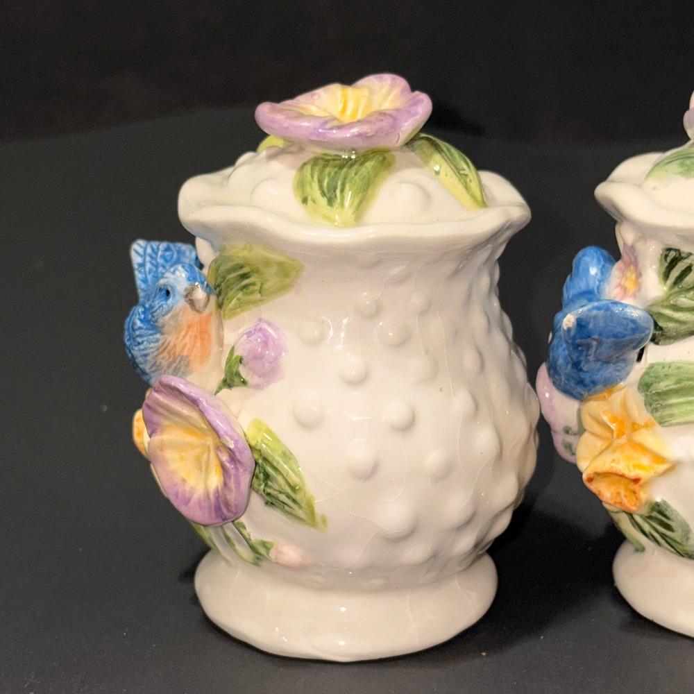 Fitz & Floyd Bluebirds Floral Ceramic Salt Pepper Shaker Set White Hobnail - Picture 13 of 16